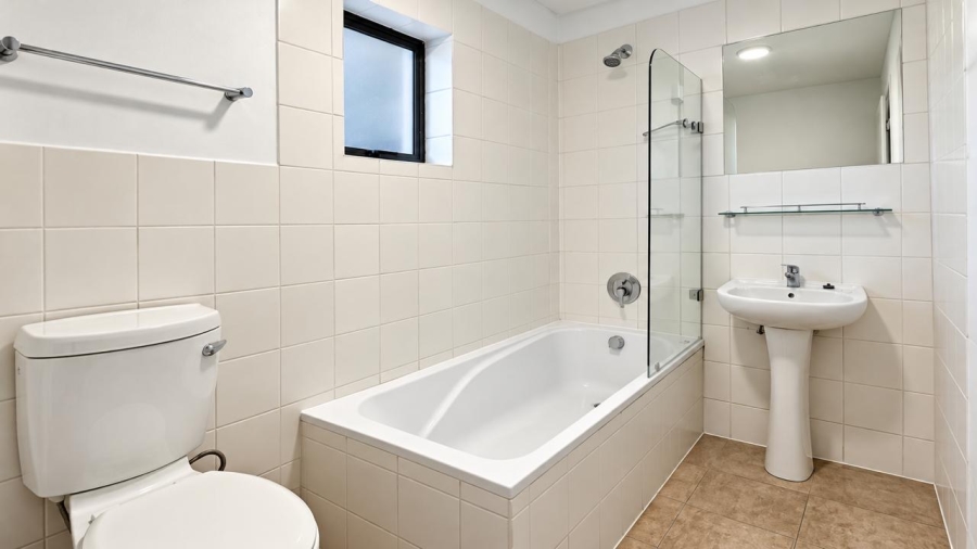 To Let 1 Bedroom Property for Rent in Zonnebloem Western Cape